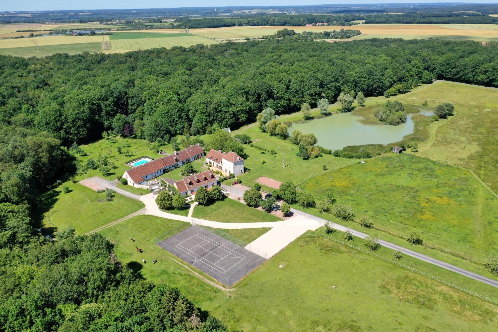 Gites Les Closeaux Vallières-les-Grandes Exterior foto